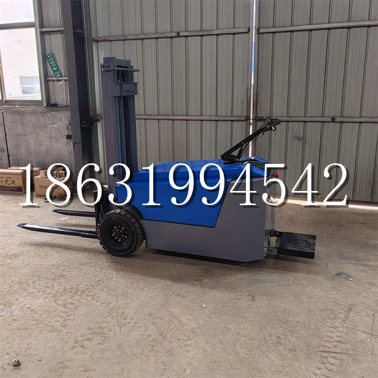 临江市全电动叉车插腿式堆高车液压装卸车1.5吨升高小型站驾式铲车